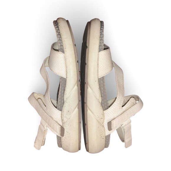 BareTraps Glena White Speckled Sandals Size 6.5 - Picture 3 of 7